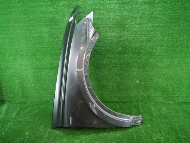 Крыло правое для Audi Q8 4M 2018-2023 на фотографиях