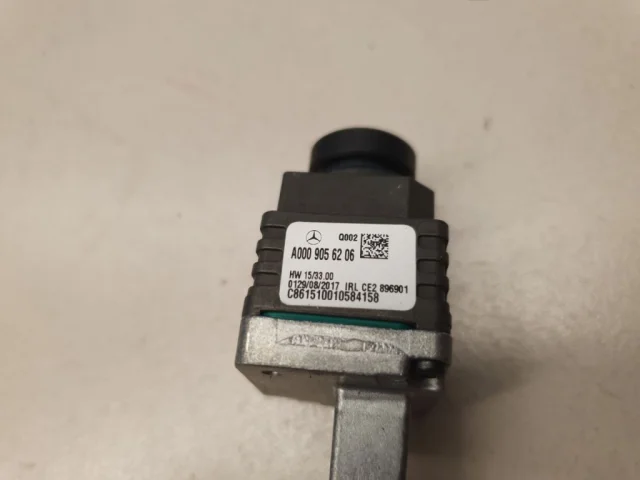 Камера заднего вида для Mercedes-Benz S class W222 2013-2017 на фотографиях