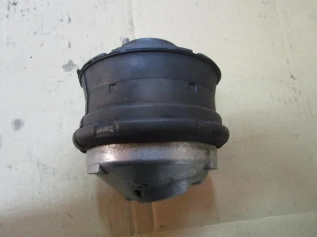 Подушка двигателя задняя правая нижняя для Mercedes-Benz S class W221 2005-2013 на фотографиях