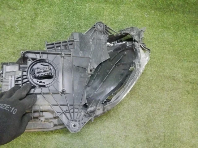 Фары для Porsche Macan 95B 2014-2023 на фотографиях