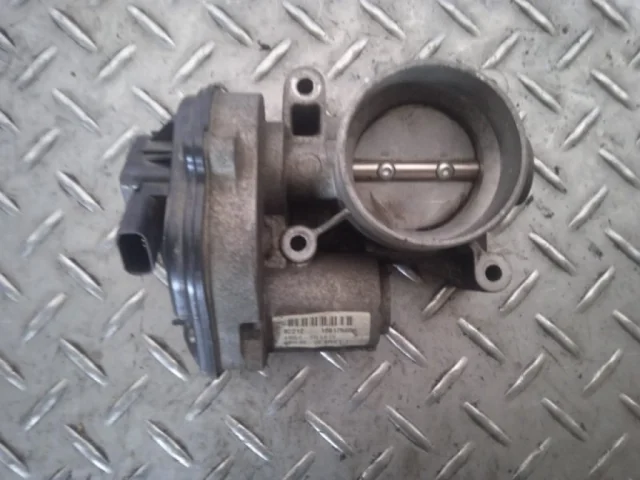 Дроссельная заслонка для Ford Galaxy CD340 2006-2015 на фотографиях