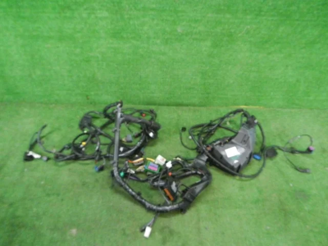 Уплотнитель передней правой двери для Ford Transit 2006-2013 Фургон на фотографиях