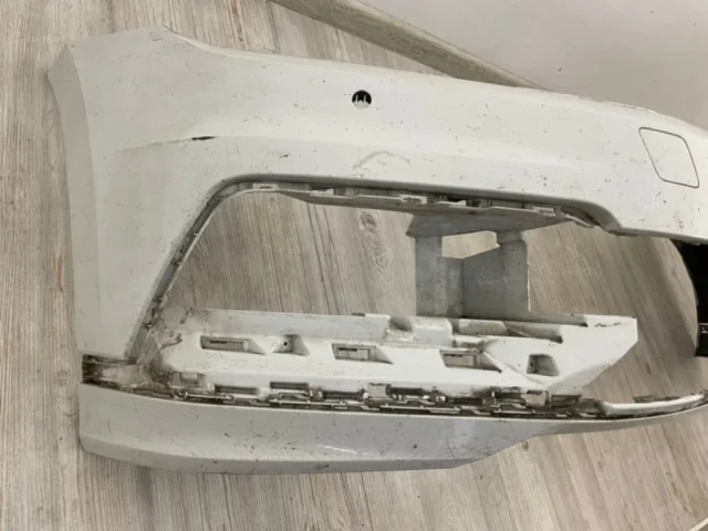 Бампер для Volkswagen Passat (B8.5) Variant, R-line, GTE 2019+ на фотографиях