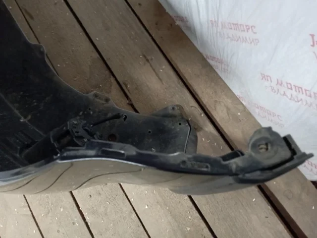 Бампер передний для Suzuki SX4 2006-2009 на фотографиях