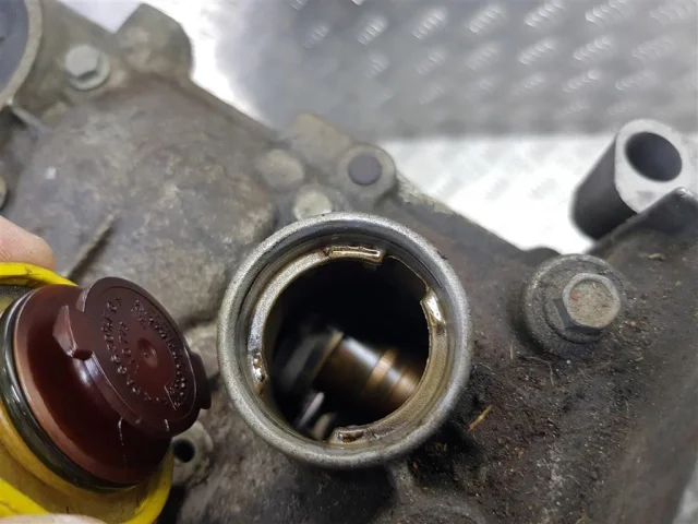 Двигатель без навесного для Renault Kangoo Фургон FC 1997-2008 на фотографиях