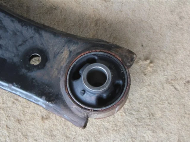 Рычаг передний левый верхний для Subaru Forester SH 2008-2012 на фотографиях