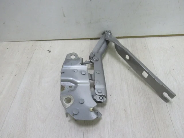 Петля капота правая для Volkswagen Tiguan II MK2 2016+ на фотографиях