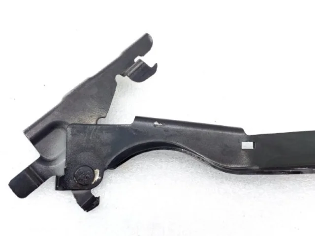 Петля капота левая для Infiniti QX 70 2013-2019 на фотографиях