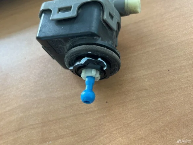 Моторчик корректора фары для Nissan Almera N16 Седан 2000-2006 на фотографиях