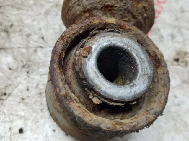 Амортизатор задний левый для Citroen C4 Хэтчбек 3dr 2004-2011 на фотографиях