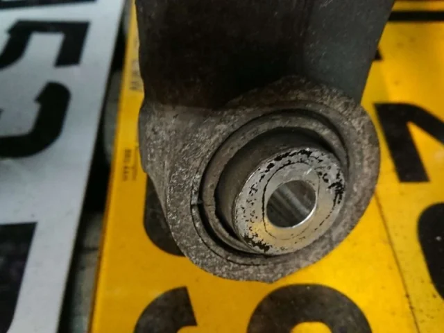 Качающийся рычаг левый для BMW X5 Е53 1999-2006 на фотографиях