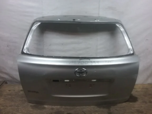 Двери для Toyota Avensis Универсал T250 2003-2008 на фотографиях