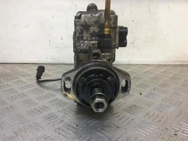 ТНВД для BMW 7er Е38 1994-2001 на фотографиях