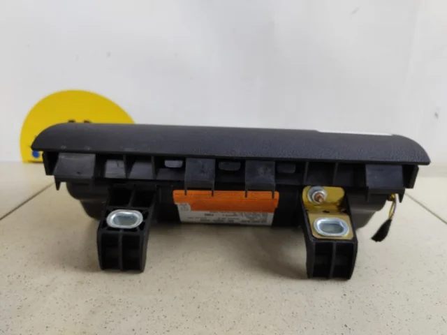 Подушка безопасности в колени для Ford Galaxy CD340 2006-2015 на фотографиях