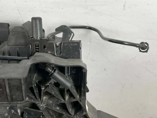 Кассета радиаторов для Volkswagen Touareg III (CR) 2018+ на фотографиях