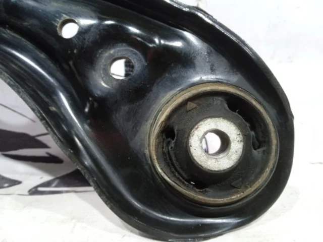 Рычаг передний правый нижний для Volkswagen Polo V (6C) Седан 2015-2020 на фотографиях