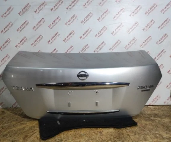 Крышка багажника для Nissan Teana J31 2003-2007 на фотографиях
