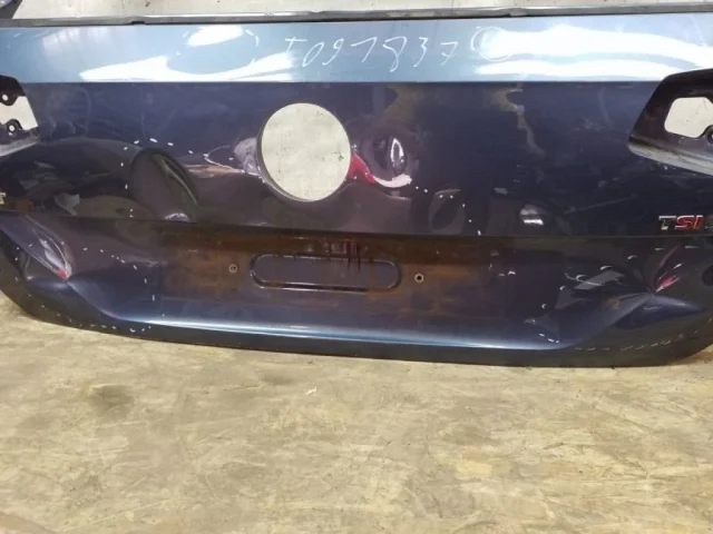 Крышка багажника для Volkswagen Passat (B8) Variant 2014-2019 на фотографиях