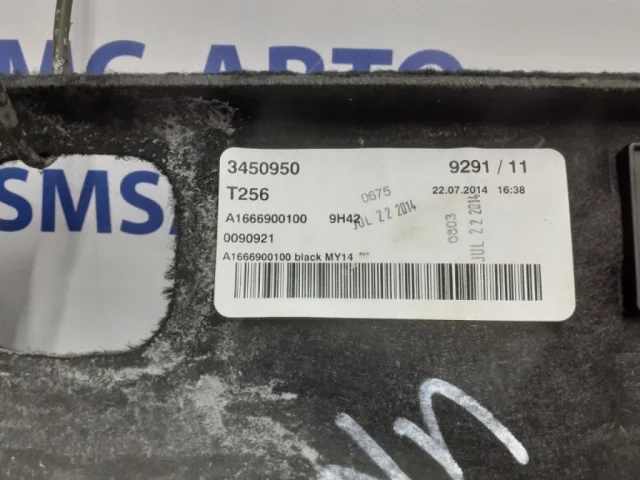 Обшивка багажника левая для Mercedes-Benz M class W166 2011-2015 на фотографиях