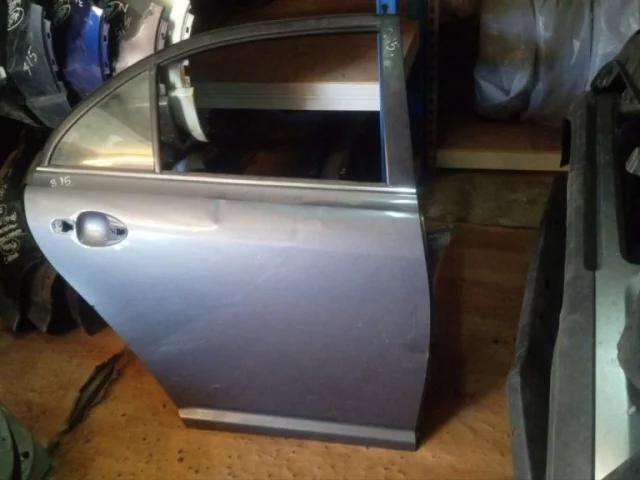 Дверь задняя правая для Toyota Avensis Хетчбек T250 2003-2008 на фотографиях