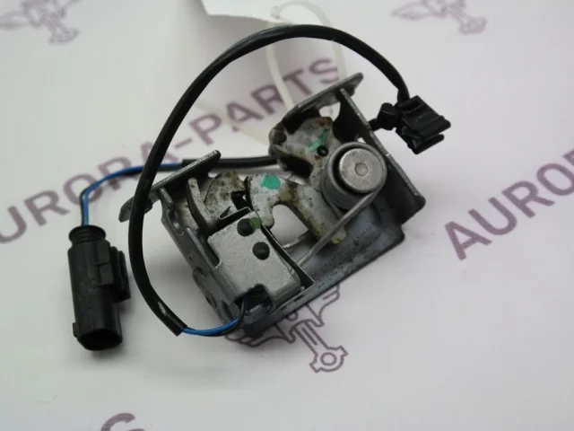 Замок капота левый для BMW X5 F15 (Ф15) 2013-2018 на фотографиях