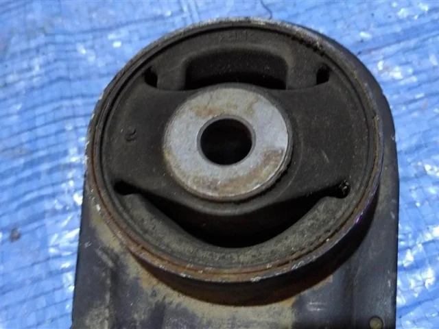 Подушка двигателя задняя правая верхняя для Nissan X-Trail T31 JDM 2007-2013 на фотографиях