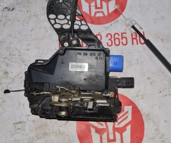 Замок двери задней правой для Volkswagen Touareg I (7L) 2002-2010 на фотографиях