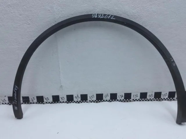 Молдинг крыла передний левый для Volkswagen Touareg III (CR) 2018+ на фотографиях