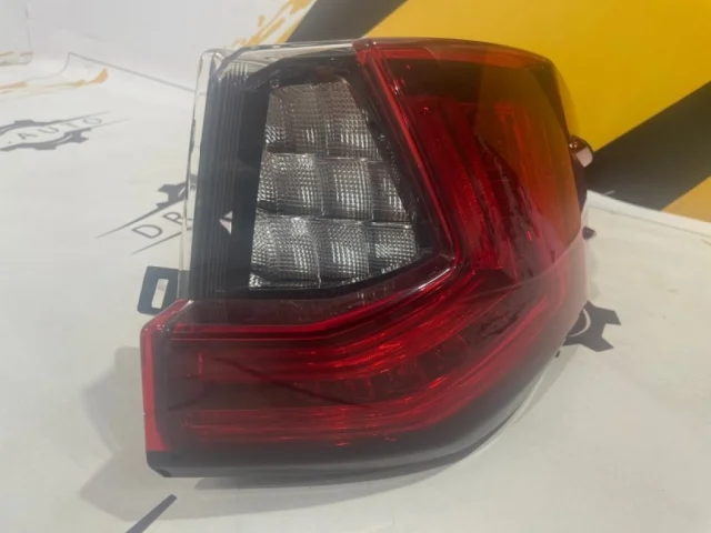 Фонарь правый для Lexus RX AGL10, GGL10, GLV15, GGL15, GLV10 2009-2015 на фотографиях