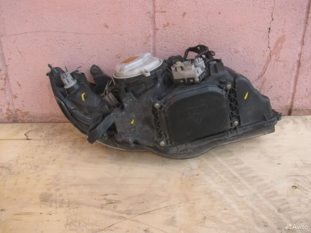 Фары для Subaru Legacy Универсал BP/B13 2003-2009 на фотографиях