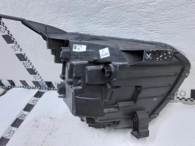 Фара ксенон левая для Hyundai Creta 2 SU2 2021+ на фотографиях