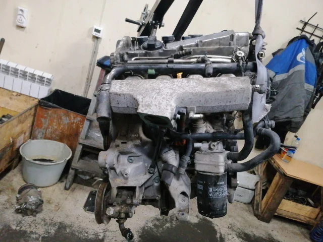 Двигатель для Volkswagen Passat Variant (B5+ (B5.5), Typ 3BG) 2000-2005 на фотографиях