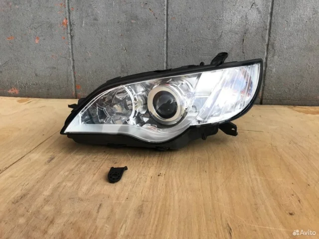 Фары для Subaru Legacy Универсал BP/B13 2003-2009 на фотографиях
