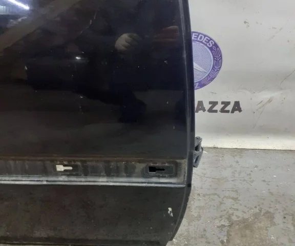 Дверь задняя правая для Mercedes-Benz C class W202 1993-2001 на фотографиях