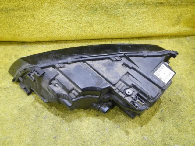 Фара правая для Audi A7 4G 2010-2014 на фотографиях