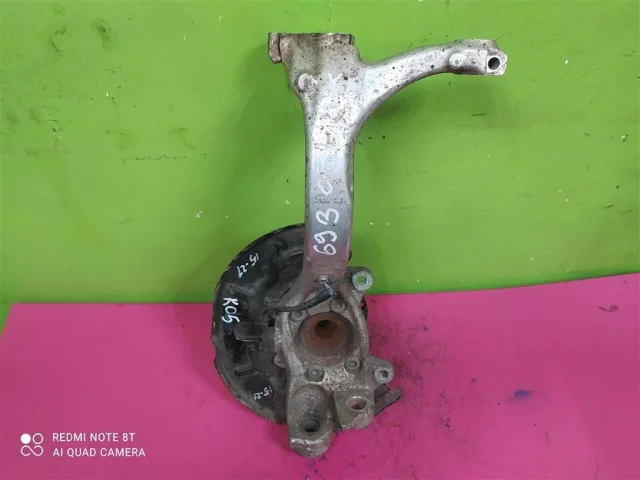 Кулак поворотный левый для Audi A4 B7 Avant 2004-2008 на фотографиях