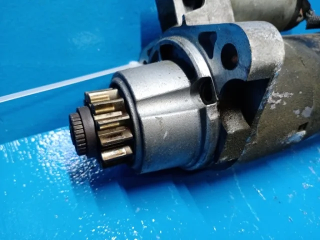 Стартер для Nissan Teana J31 2003-2007 на фотографиях