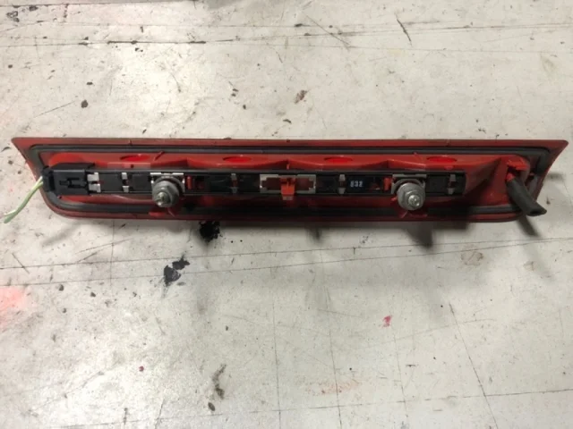 Стоп-сигнал правый для Peugeot 308 SW T7 2007-2014 на фотографиях