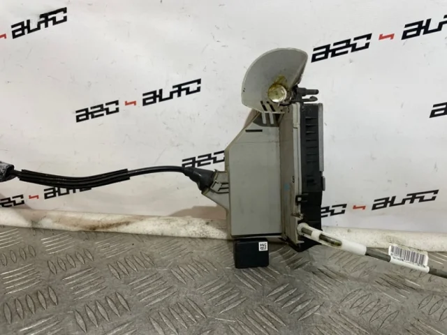 Замок передней левой двери для Citroen C4 Седан 2010-2016 на фотографиях