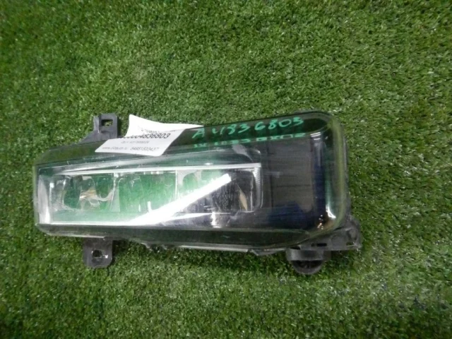 Дневной ходовой огонь правый для BMW 3er G20 2018+ на фотографиях