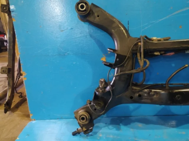 Задняя балка для Nissan Teana J31 2003-2007 на фотографиях