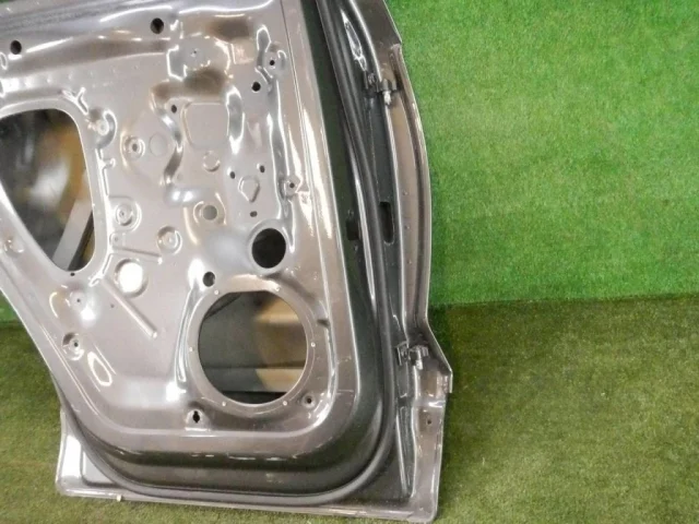 Дверь задняя левая для Volkswagen Touareg III (CR) 2018+ на фотографиях