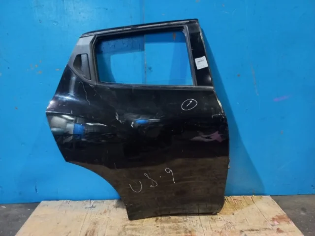 Накладка на дверь задняя правая для Nissan Juke YF15 JDM 2010-2014 на фотографиях
