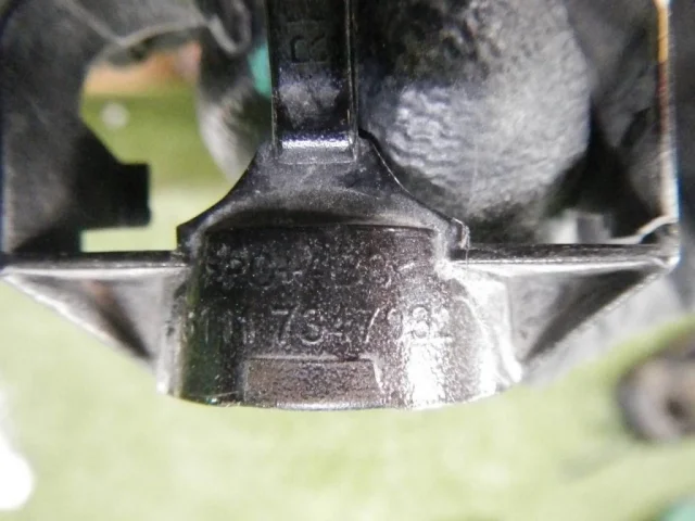 Крышка форсунки фароомывателя правая для BMW X3 F25 2010-2017 на фотографиях