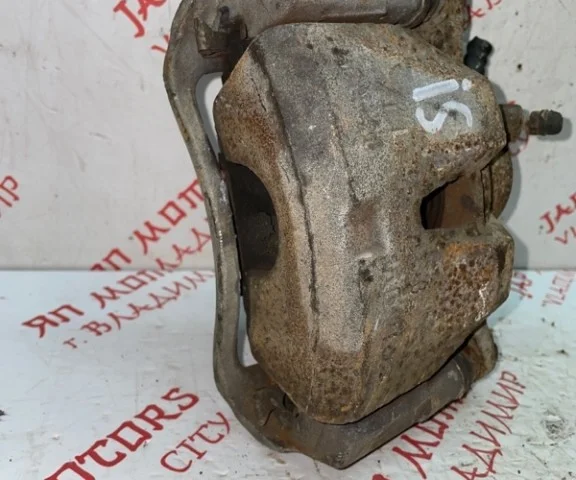 Суппорт передний левый для Lexus IS Седан GSE20,21,25, ALE20 (US, EU) 2006-2013 на фотографиях