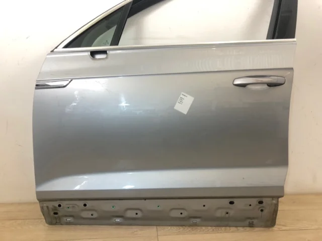 Двери для Volkswagen Touareg III (CR) 2018+ на фотографиях