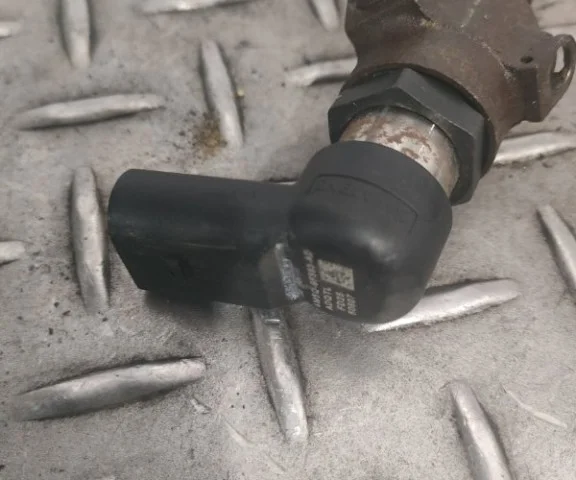 Форсунка топливная для Ford Galaxy CD340 2006-2015 на фотографиях