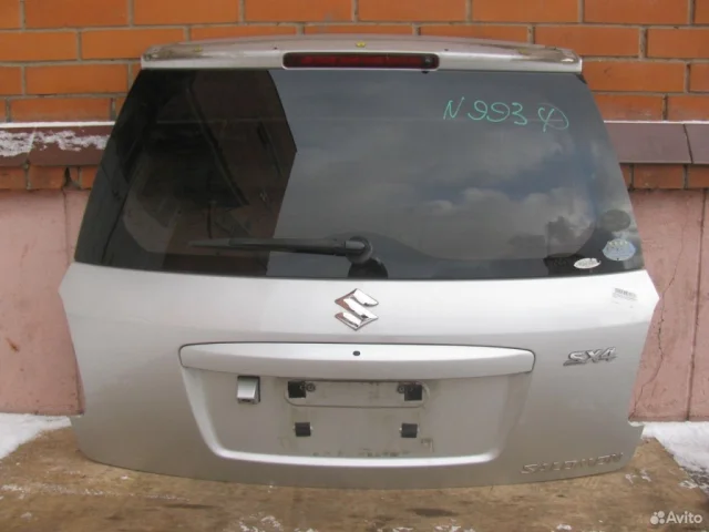 Крышка багажника для Suzuki SX4 2006-2009 на фотографиях