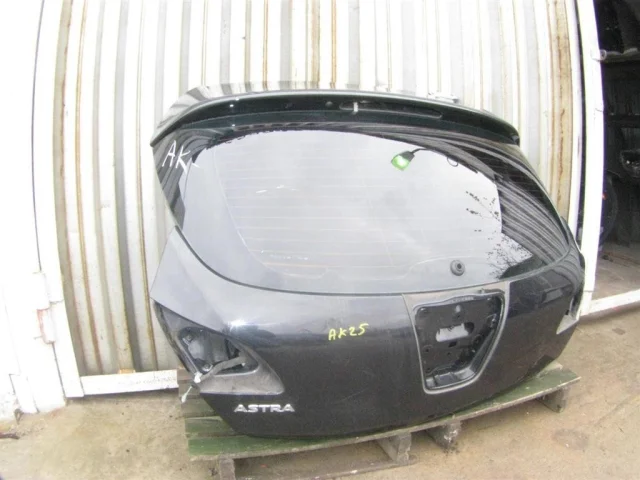 Крышка багажника для Opel Astra J Sports Tourer 2009-2017 на фотографиях