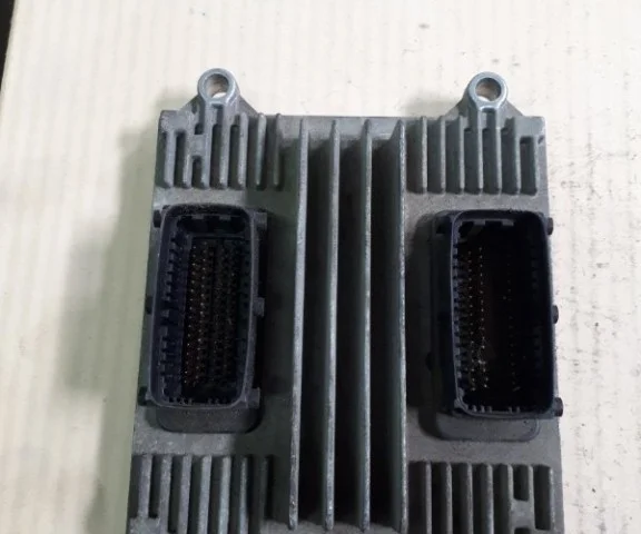 Блок управления двигателем для Opel Vectra B Caravan 1996-2003 на фотографиях